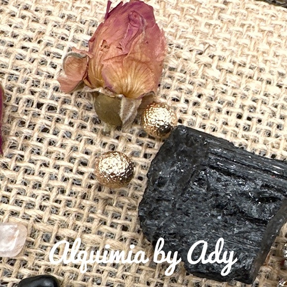 GOLD STAR DUST BON BON STUD EARRINGS - Picture 1 of 1